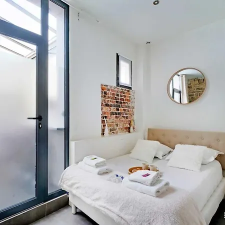 Cosy 2 Pers Voltaire * פריז
